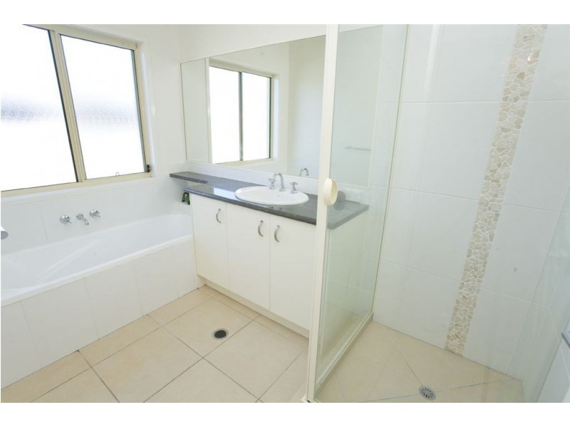 25 Scribbly Gum Drive, Meridan Plains QLD 4551