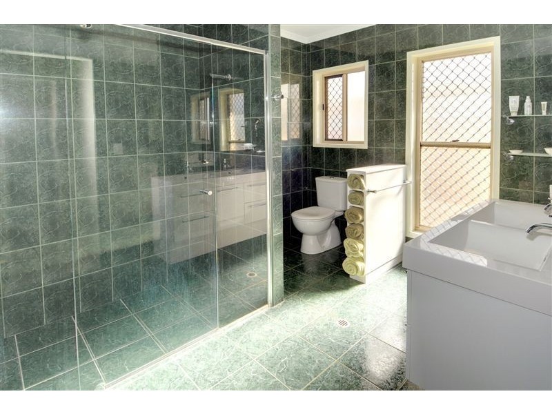 19 Somerset Lane, Little Mountain QLD 4551