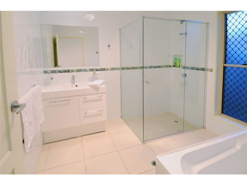 19 Somerset Lane, Little Mountain QLD 4551