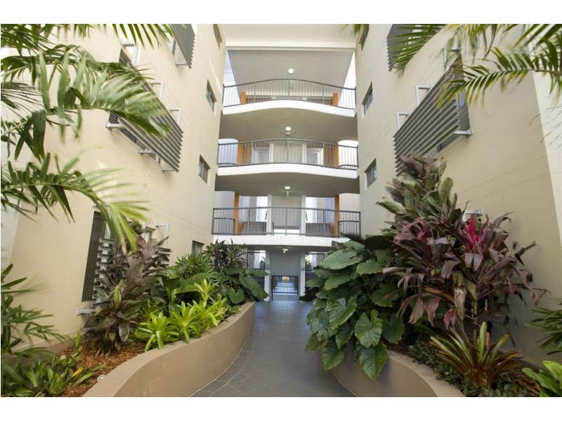 11/4 Grand Parade, Kawana Island QLD 4575
