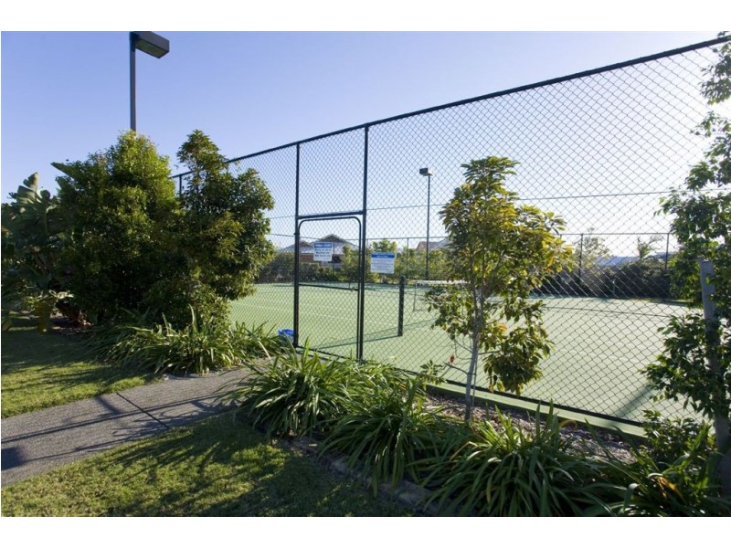 11/4 Grand Parade, Kawana Island QLD 4575