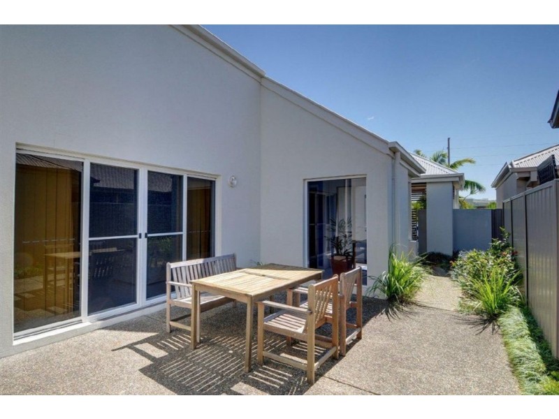 22 Bonaire Ct, Kawana Island QLD 4575