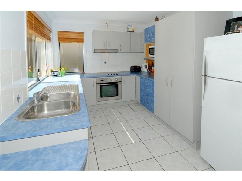 22 Bonaire Ct, Kawana Island QLD 4575