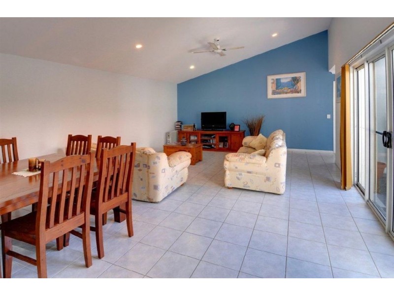 22 Bonaire Ct, Kawana Island QLD 4575