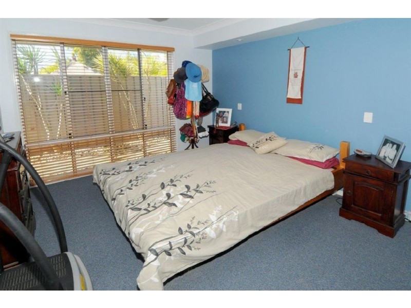 22 Bonaire Ct, Kawana Island QLD 4575