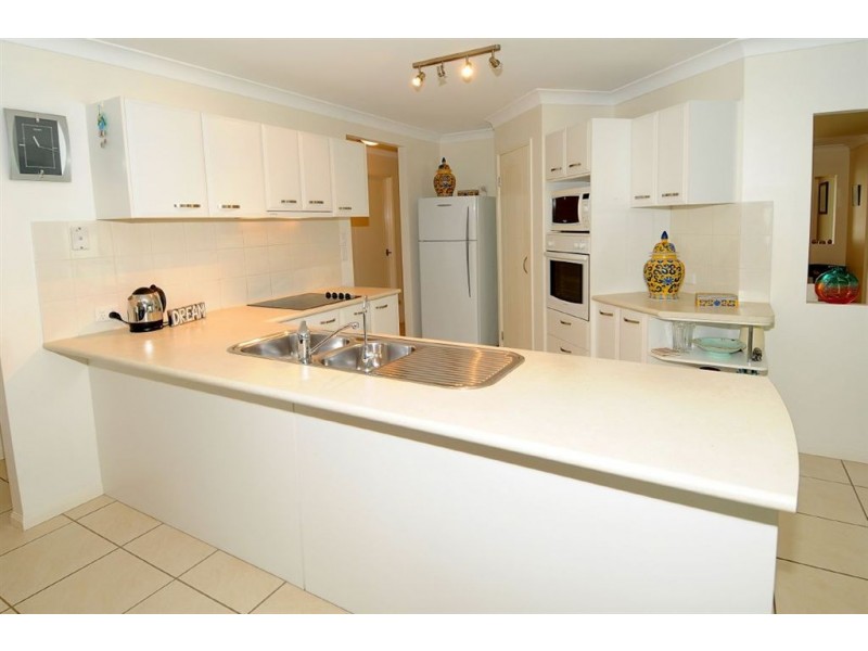 17 Cayman Place, Kawana Island QLD 4575