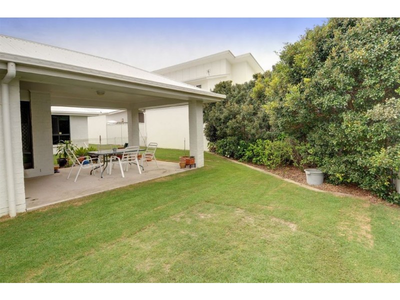 17 Cayman Place, Kawana Island QLD 4575