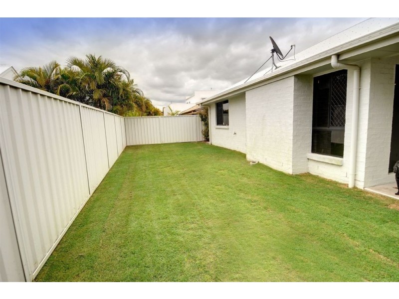 17 Cayman Place, Kawana Island QLD 4575