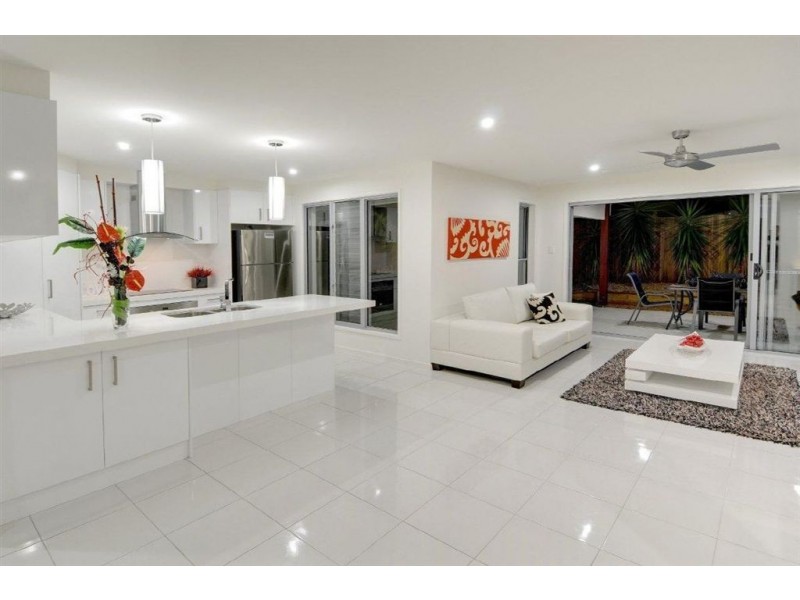 17 Lark Circuit, Mountain Creek QLD 4557