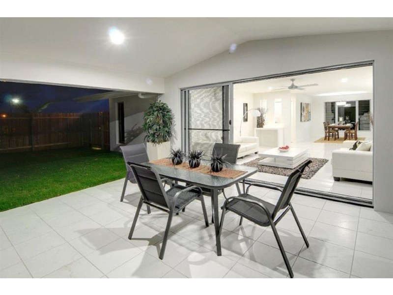 17 Lark Circuit, Mountain Creek QLD 4557