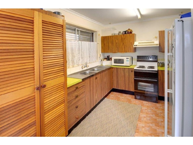 14 Bandaroo Street, Warana QLD 4575