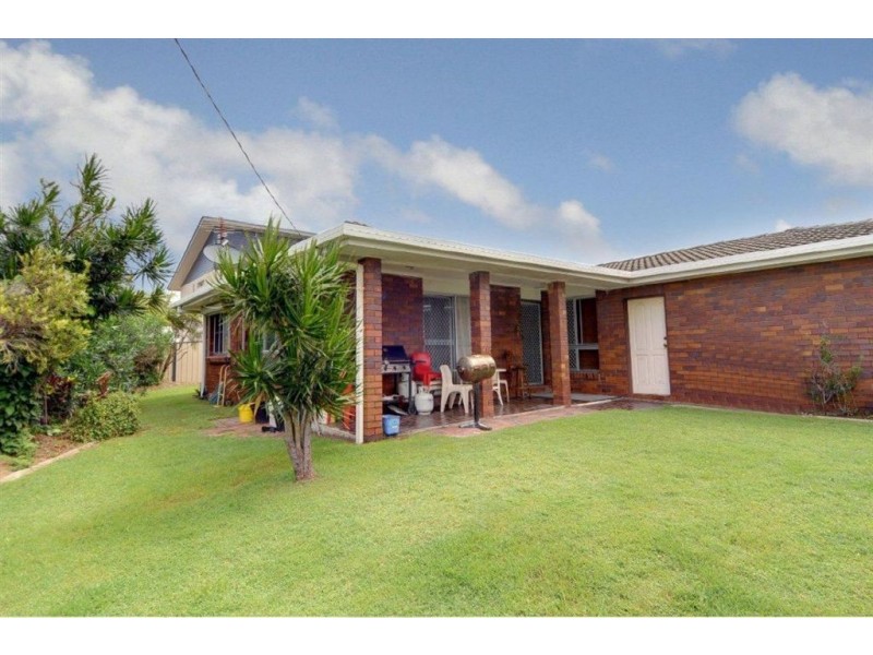 14 Bandaroo Street, Warana QLD 4575