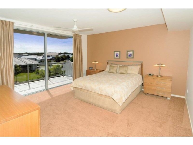 70/7 Grand Parade, Kawana Island QLD 4575