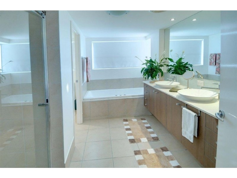 70/7 Grand Parade, Kawana Island QLD 4575