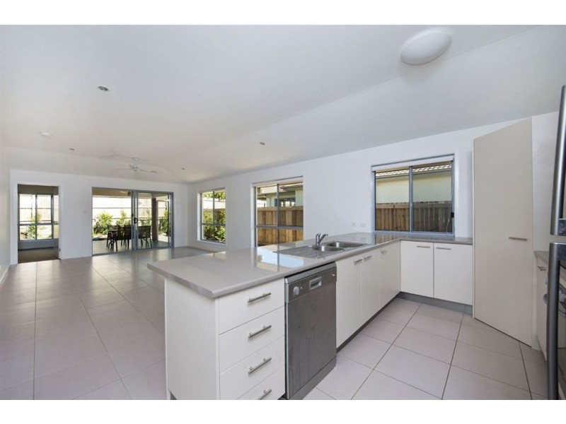7 Ellis Place, Mountain Creek QLD 4557