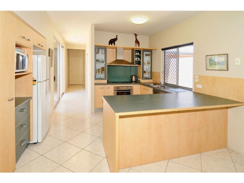 140/2 Grand Parade, Kawana Island QLD 4575
