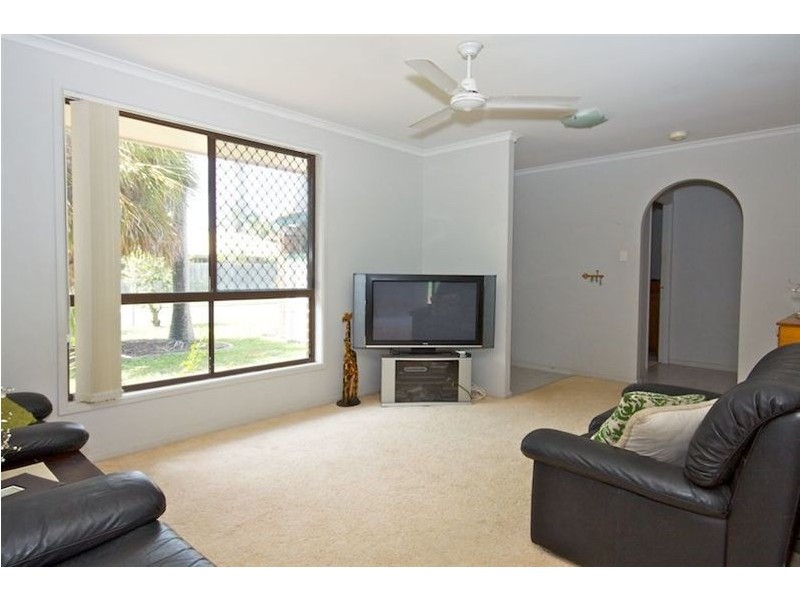 Warana QLD 4575