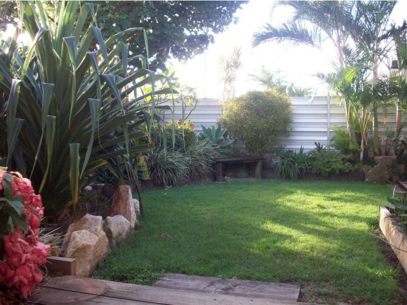 Warana QLD 4575