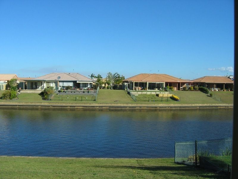 Warana QLD 4575