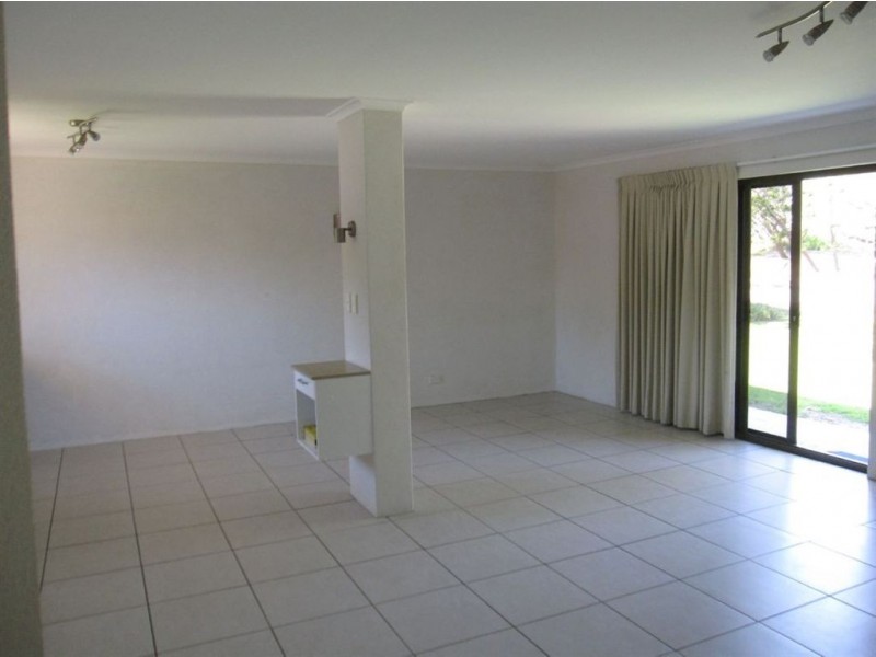 2/27 Pacific Boulevard, Buddina QLD 4575