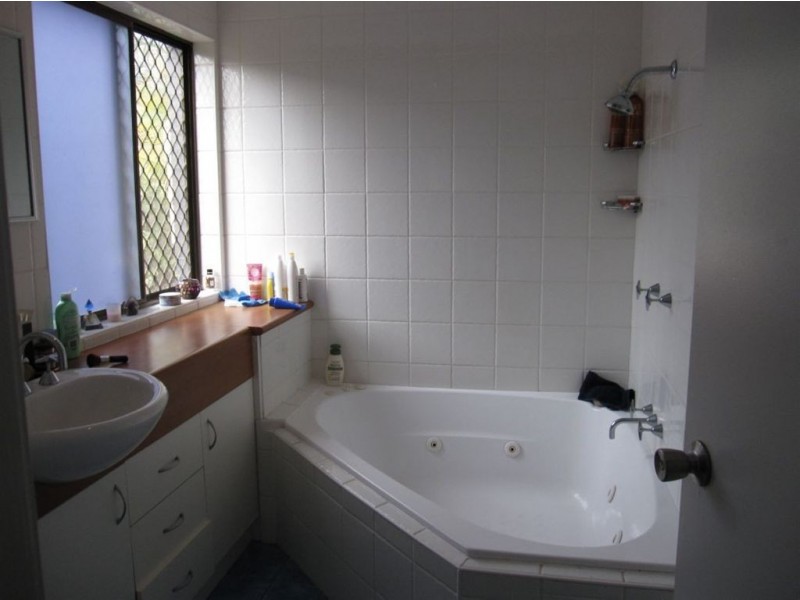 Warana QLD 4575