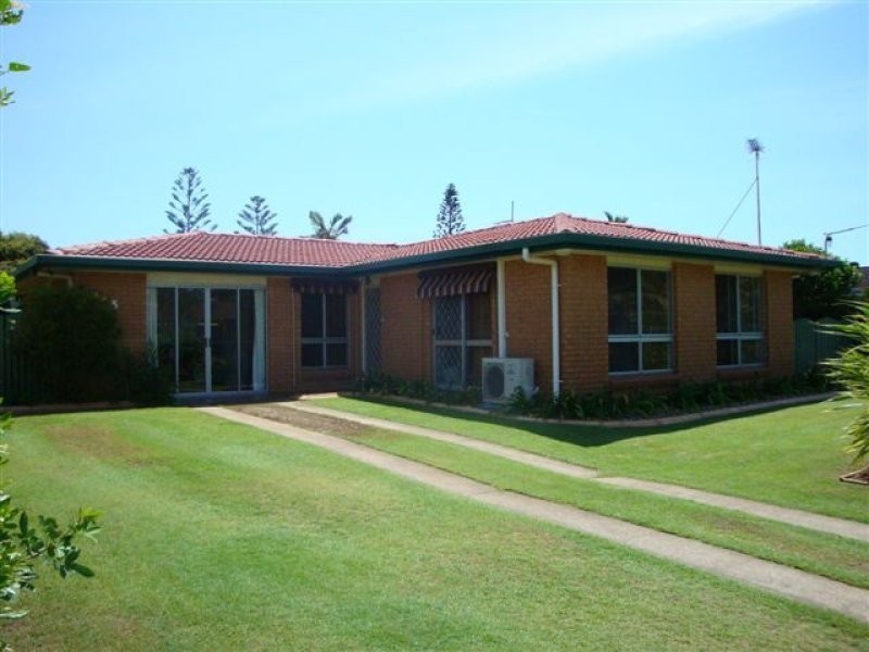 Warana QLD 4575