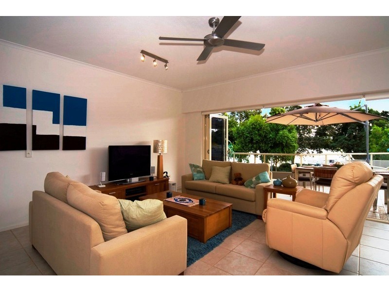 2/235 Gympie Tce, Noosaville QLD 4566