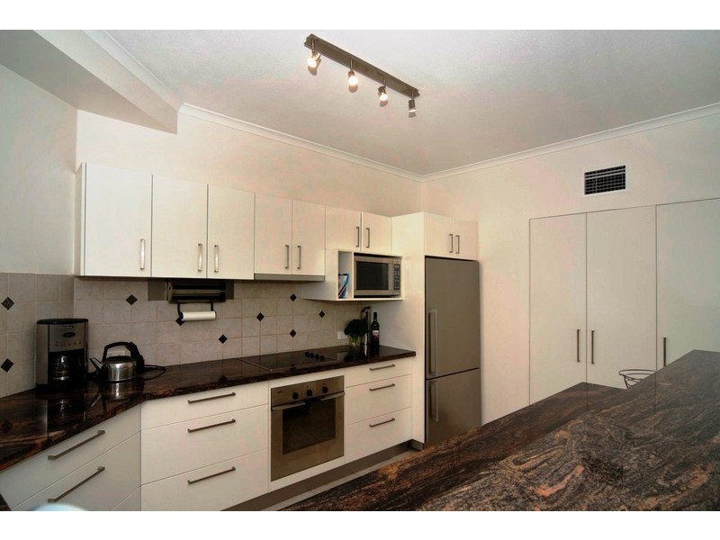 2/235 Gympie Tce, Noosaville QLD 4566