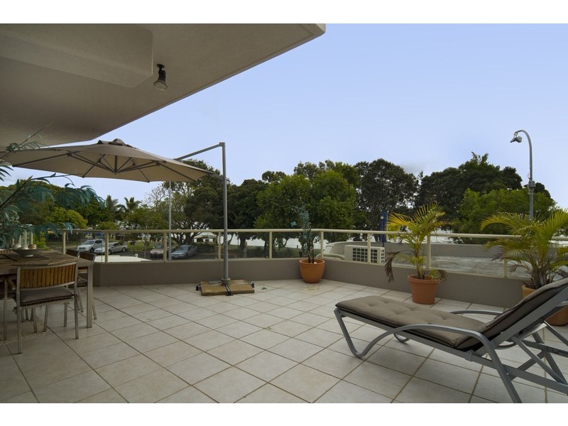 2/235 Gympie Tce, Noosaville QLD 4566