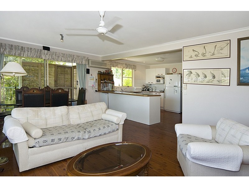 6 Val Crescent, Noosaville QLD 4566