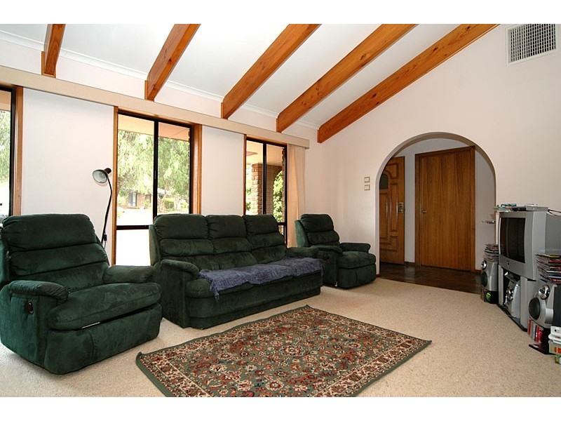 2 Sunset Court, Aberfoyle Park SA 5159