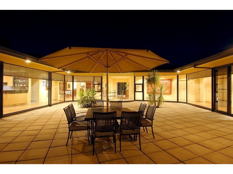 9 Newenham Road, Springfield SA 5062