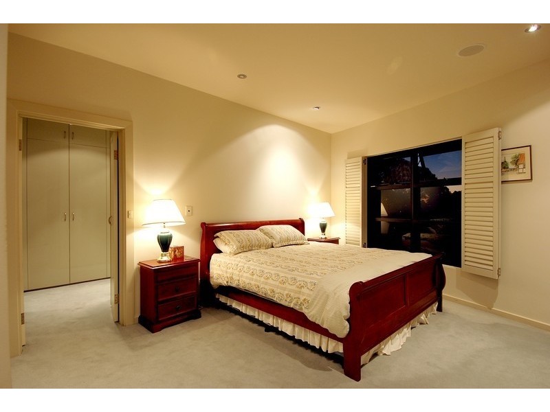 9 Newenham Road, Springfield SA 5062