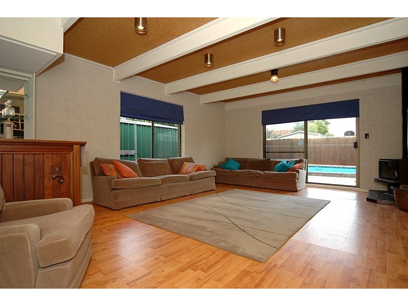 84 Narinna Avenue, Cumberland Park SA 5041