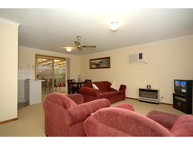 2 WALKER AVENUE, Clovelly Park SA 5042