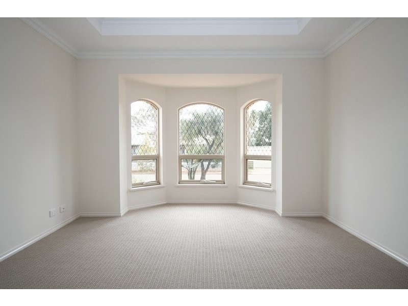 6 Russell Avenue, Seacombe Gardens SA 5047