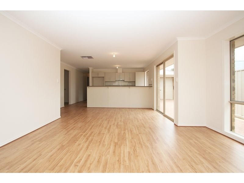 6 Russell Avenue, Seacombe Gardens SA 5047