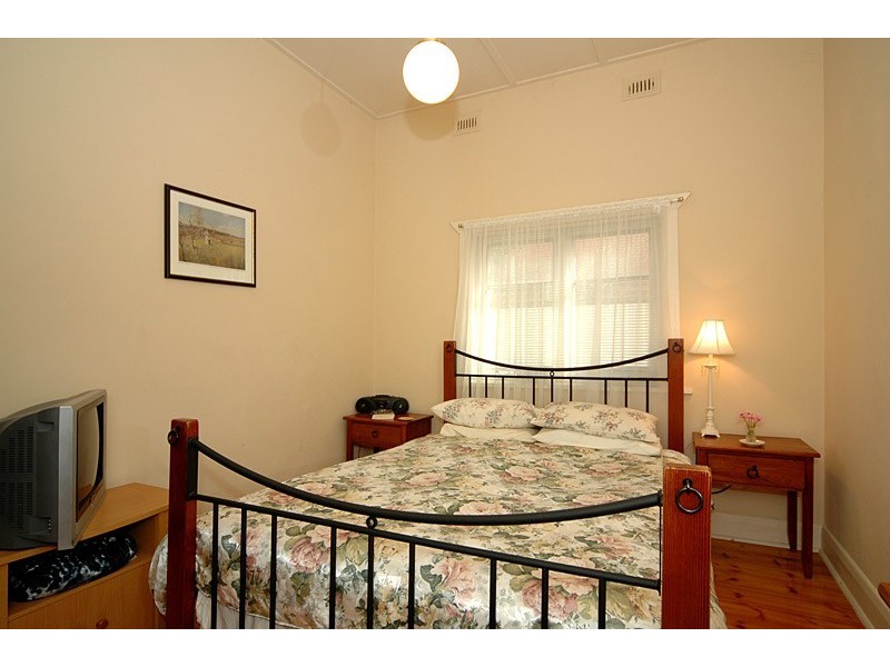 32 Grosvenor Street, Glandore SA 5037