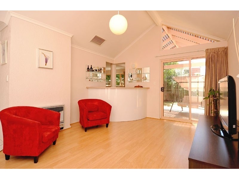 2 Carrondown Walk, Brompton SA 5007