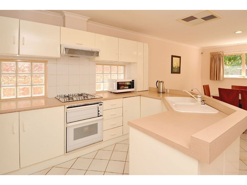 2 Carrondown Walk, Brompton SA 5007