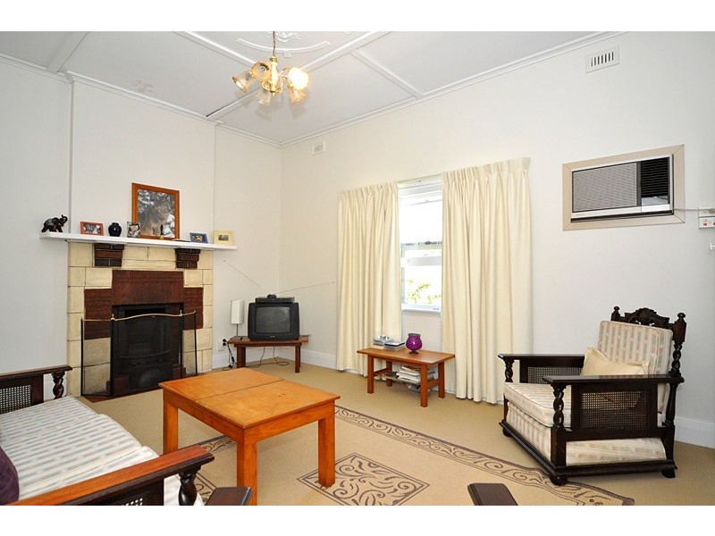 21 Gray Street, Black Forest SA 5035