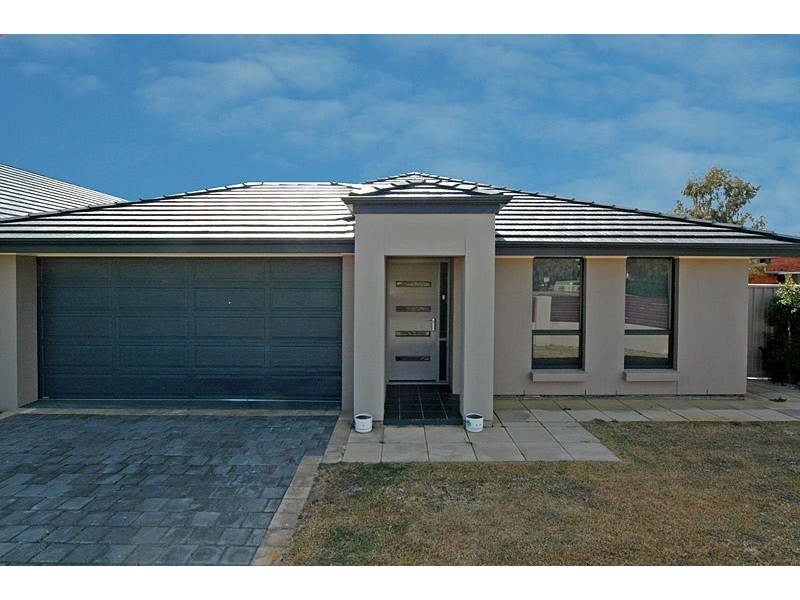 11 Rotorua Avenue, Park Holme SA 5043