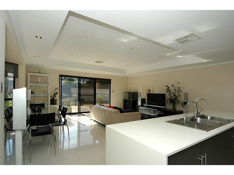 11 Rotorua Avenue, Park Holme SA 5043