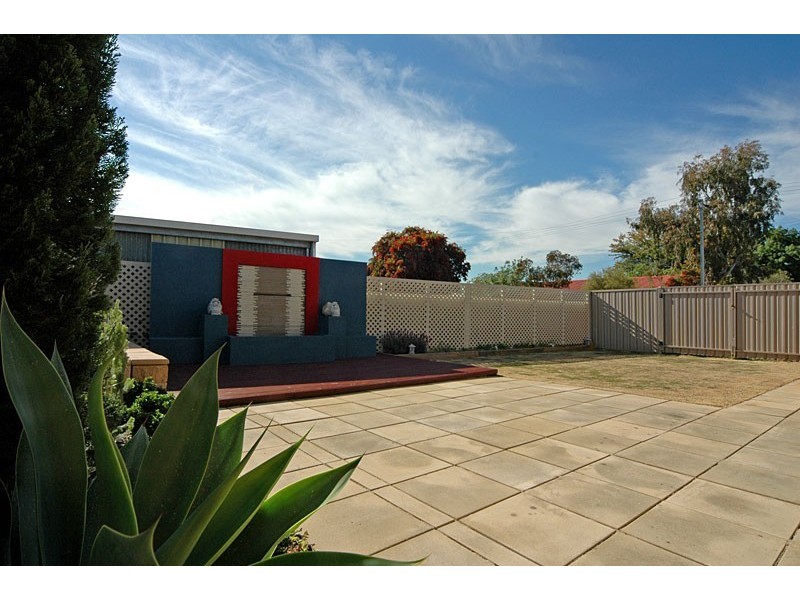 11 Rotorua Avenue, Park Holme SA 5043