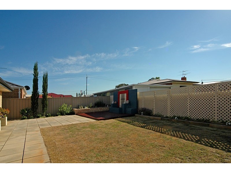 11 Rotorua Avenue, Park Holme SA 5043