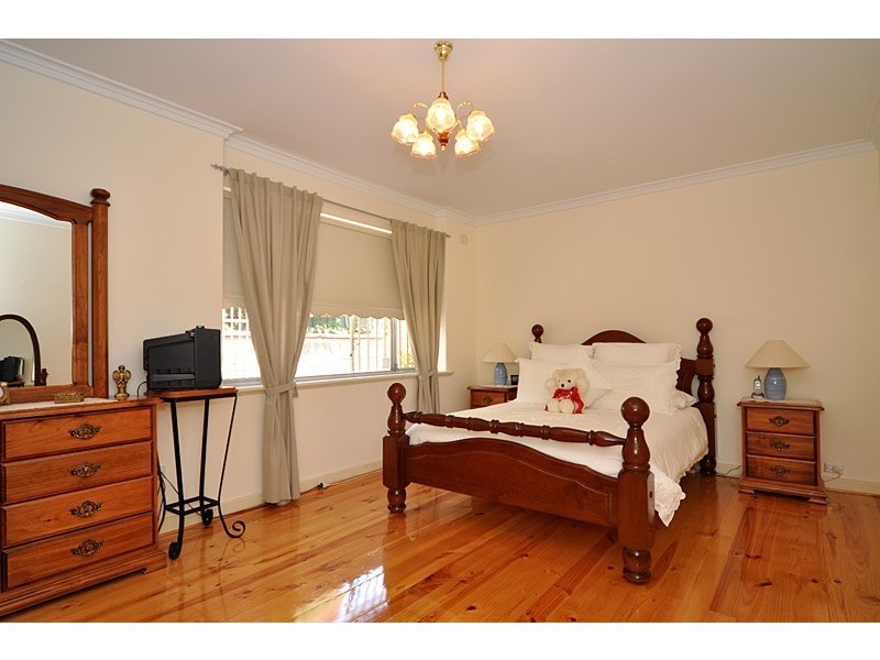 22 Warren Crescent, Panorama SA 5041