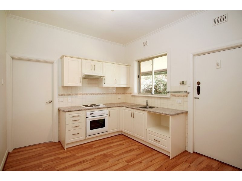 5 Beare Avenue, North Plympton SA 5037