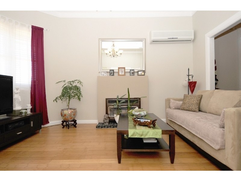 16 Queen Street, Pennington SA 5013