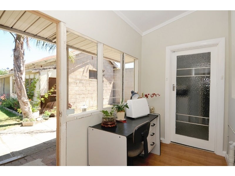 16 Queen Street, Pennington SA 5013