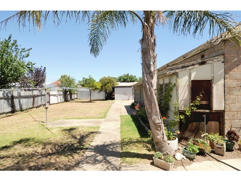 16 Queen Street, Pennington SA 5013